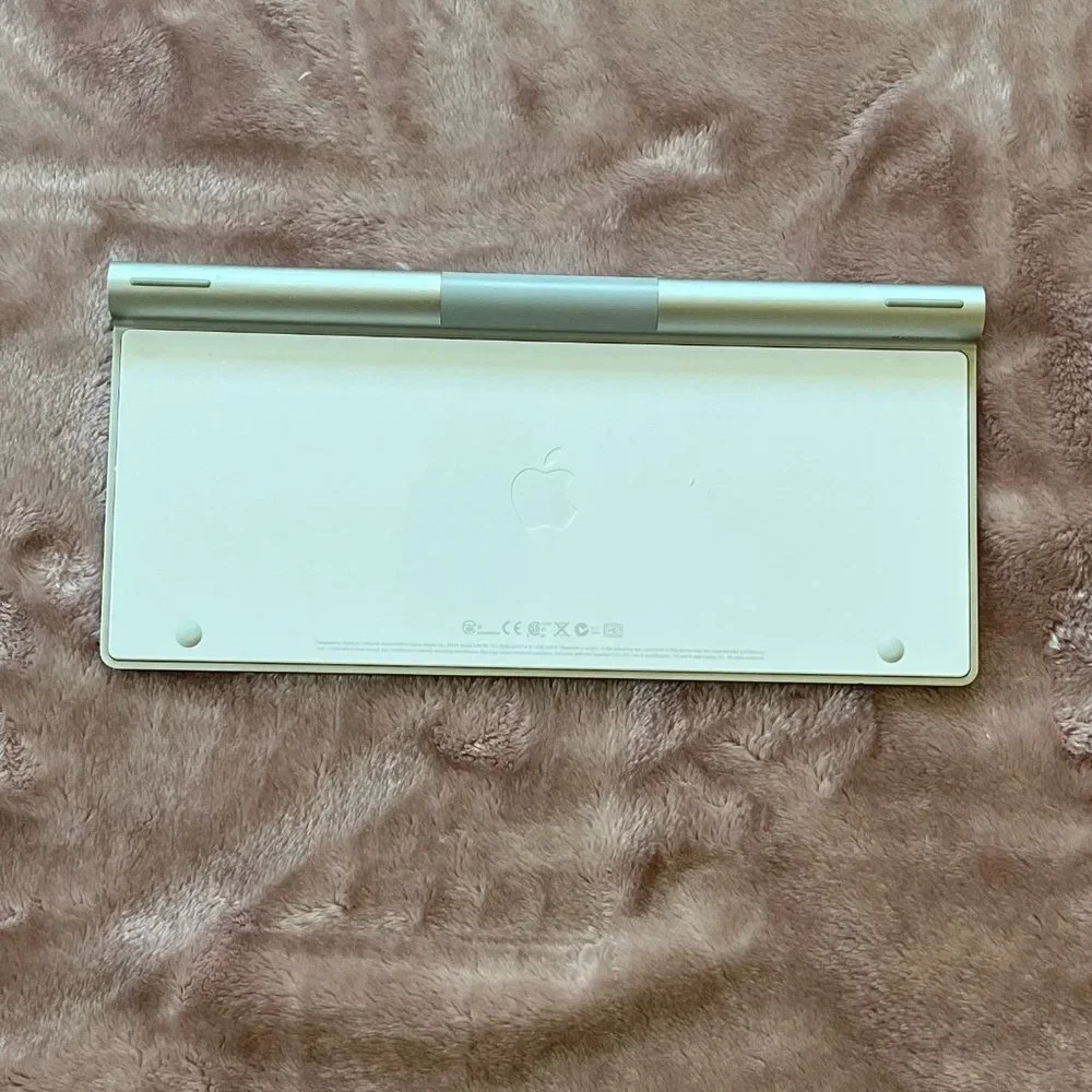 Apple wireless keyboard